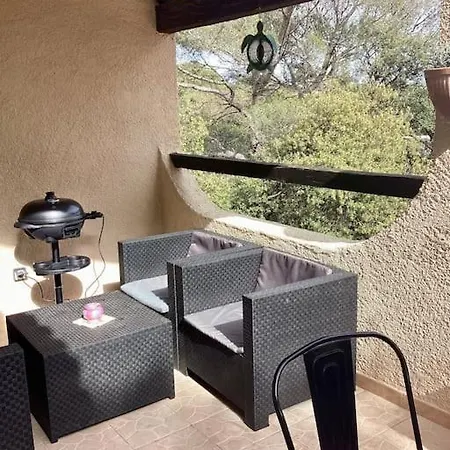 Au Milieu Des Pins A 5 Min A Pied De La Plage! Apartment Saint-Raphael (Var)